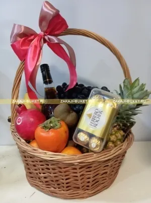 Подарочная корзина большая с фруктами, коньяком и конфетами . - Подарочные корзины. Предзаказ за 1-2 дня до доставки .