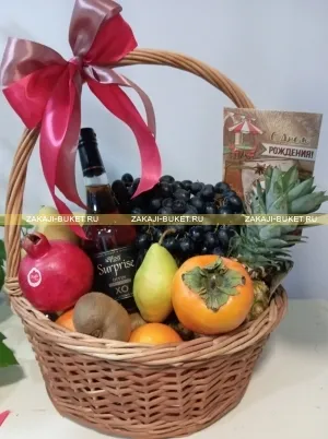 Подарочная корзина с фруктами и коньяком . - Подарочные корзины. Предзаказ за 1-2 дня до доставки .